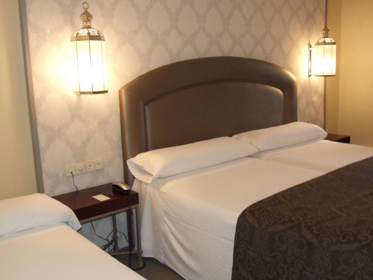 Hotel Macia Alfaros Cordoba Room photo
